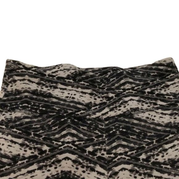 PBX Pro Capri Length Printed Workout Pants L - Picture 2 of 5